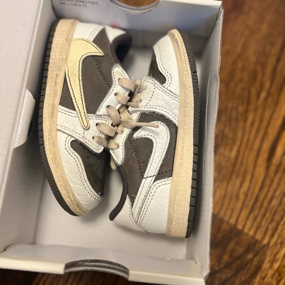 Toddler Travis Scott’s sneaker